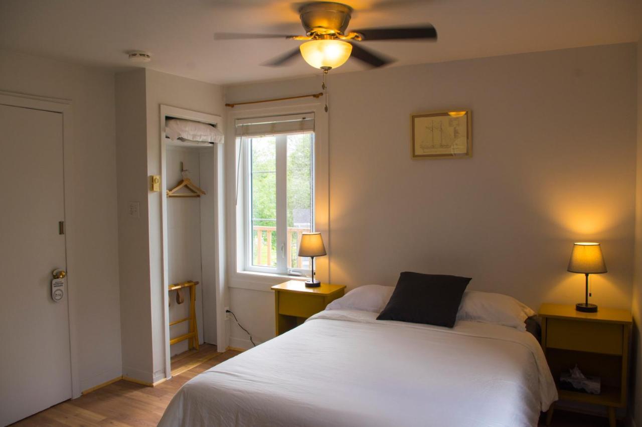 Auberge De La Rive De Charlevoix - Auberge De Jeunesse Familiale Pour Voyageurs De Tous Ages Saint-Joseph-de-la-Rive Екстер'єр фото