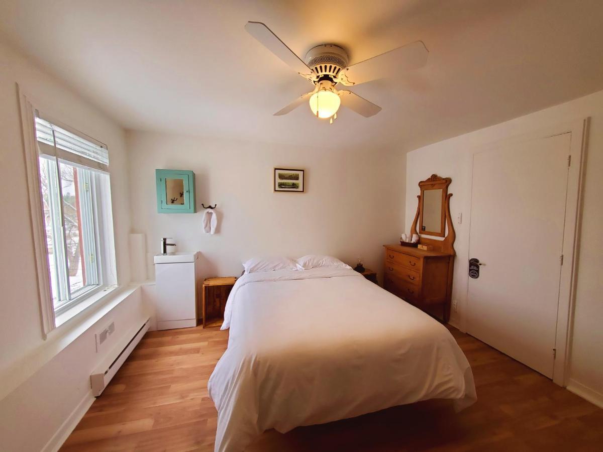 Auberge De La Rive De Charlevoix - Auberge De Jeunesse Familiale Pour Voyageurs De Tous Ages Saint-Joseph-de-la-Rive Екстер'єр фото